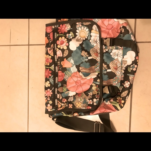 NWOT Lesportsac bag - Picture 3 of 4